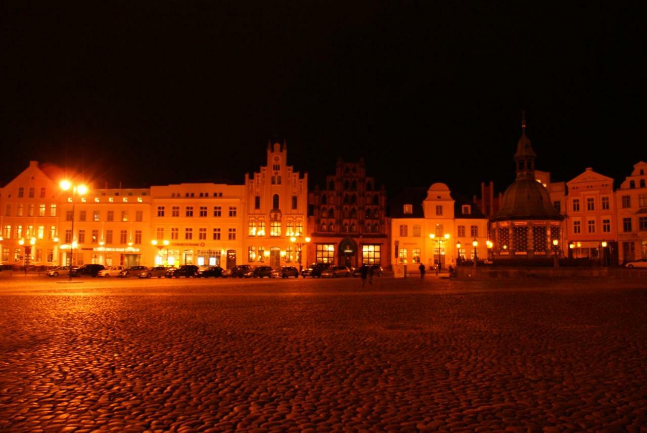 Koerner 1 Mit Terrasse & Parkplatz - Abc27 By Abcwismar Wismar Exterior foto