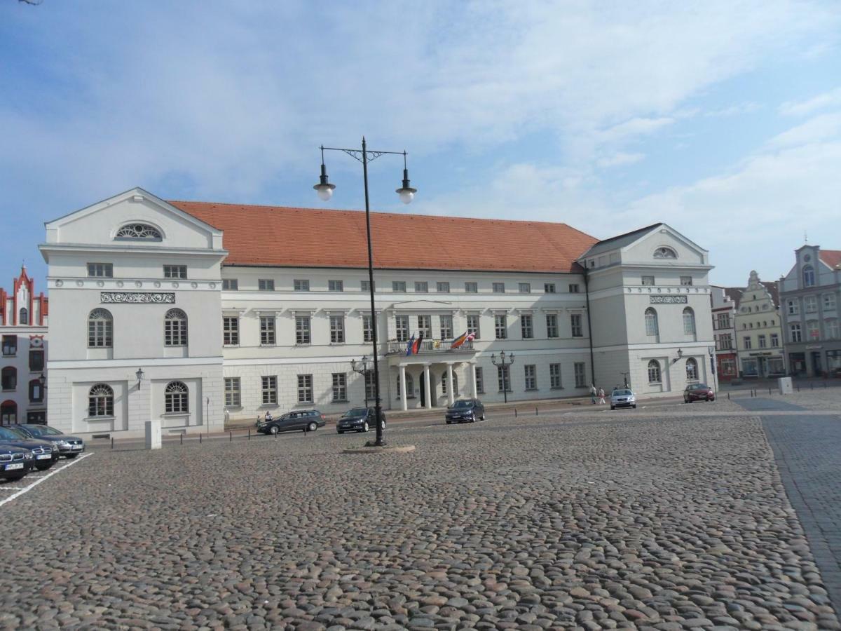 Koerner 1 Mit Terrasse & Parkplatz - Abc27 By Abcwismar Wismar Exterior foto